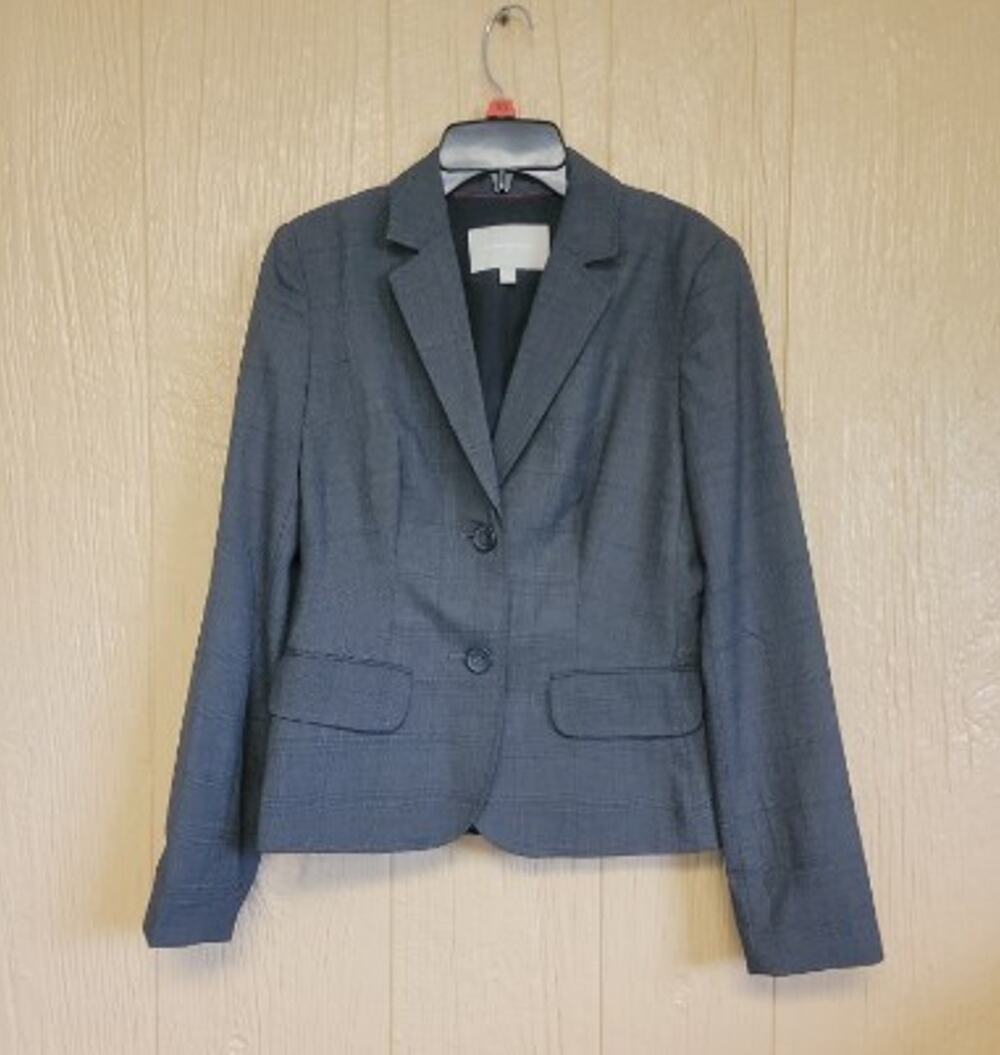 Banana Republic Women 2 Button Blazer sz 0 Grey
